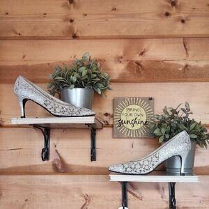 Stuart Weitzman Lace Leather Dress Pump Metallic Silver Heels Formal Sz 7 Narrow